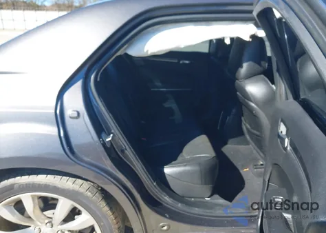 2019 Chrysler 300 Limited z USA, uszkodzony, nr VIN 2C3CCAEG5KH536445